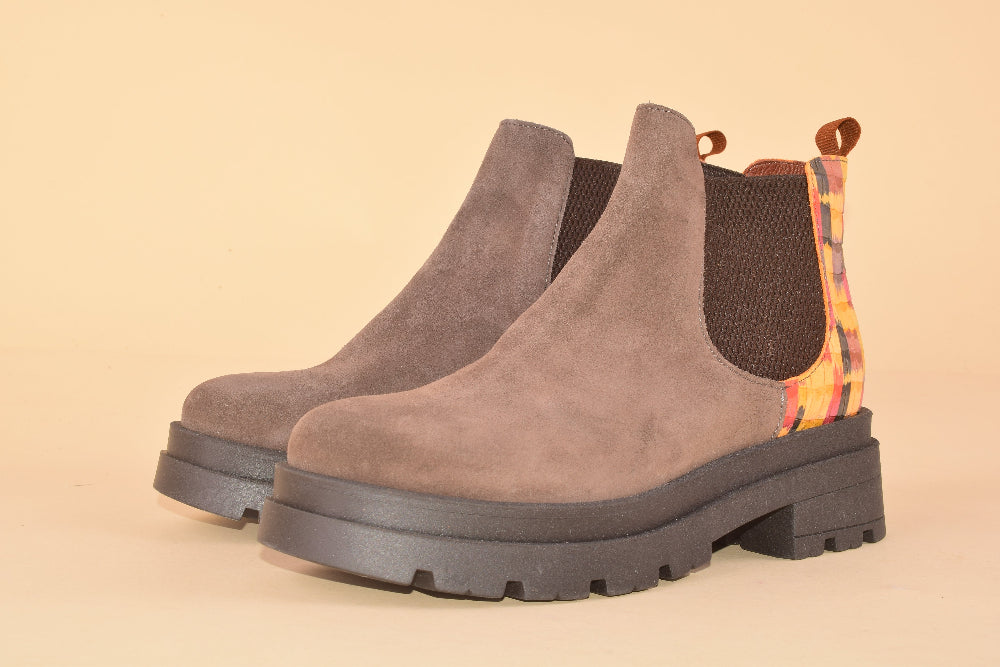 Taupe